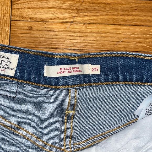 Levi’s Ribcage shorts - Picture 4 of 4